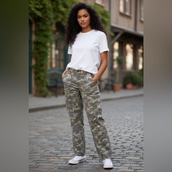 NWOT Sincerely Jules Camouflage Boot Cut Pants - Picture 1 of 4